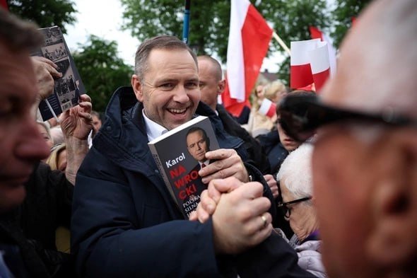  Polshada prezidentlik saylovi boshlandi 