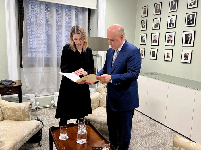 O‘zbekiston elchisi Buyuk Britaniyadagi missiyasini bajarishga kirishdi