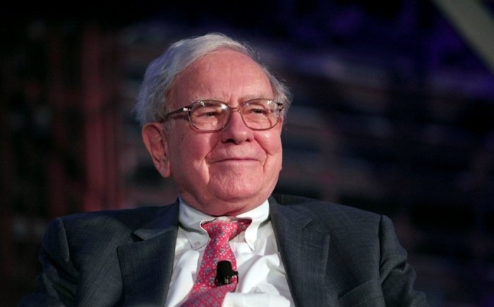 Uorren Baffet Berkshire Hathaway xoldingi rahbari lavozimini tark etadi