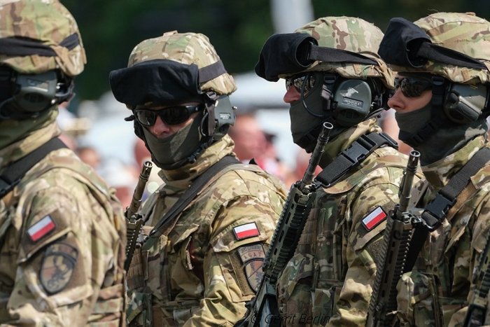 Полша ўз ҳарбийларини Украинага юбориш имкониятини рад этди