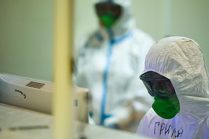 Коронавирусни даволаётган шифокорларга кам пул тўланган — бош шифокор ишдан кетди