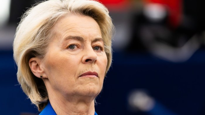 Ursula fon der Lyayenga siyosiy bosim kuchaymoqda, sabab...