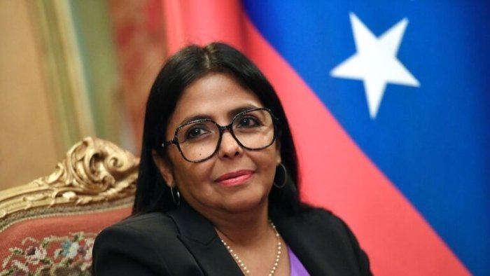 Delsi Rodriges Venesuelaning muvaqqat prezidenti sifatida qasamyod qildi