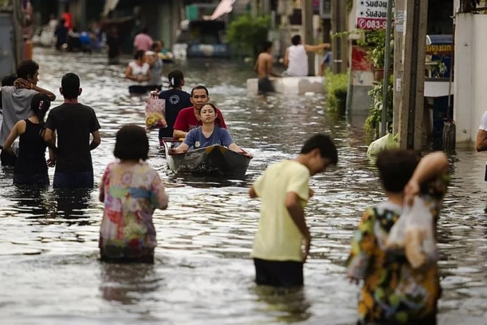 Tailanddagi toshqin qurbonlari soni 55 kishiga yetdi