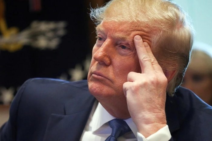 Трамп Мужтабо Хоманаийнинг ўлими ҳақида эшитганини айтди