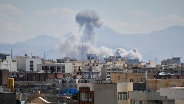 Теҳрон марказидаги шифохонага зарба берилди