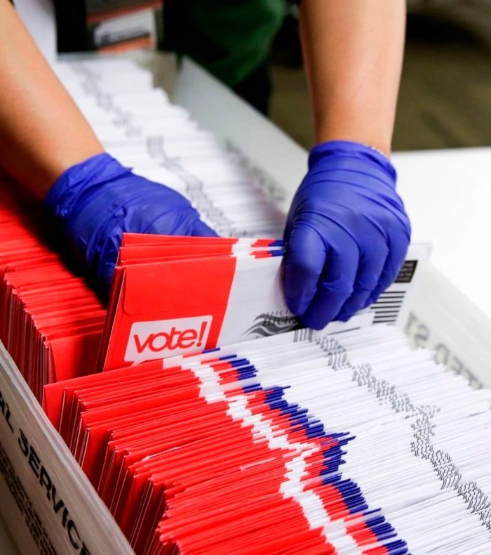 Илон Маск почта орқали овоз беришни тақиқлашга чақирди