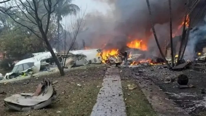 Braziliyada samolyot qulab tushdi