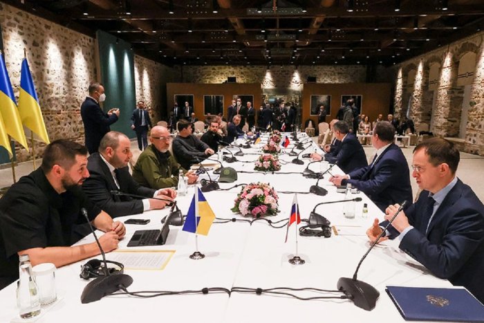 Истанбулда Россия ва Украина ўртасидаги музокаралар: Нималар маълум?