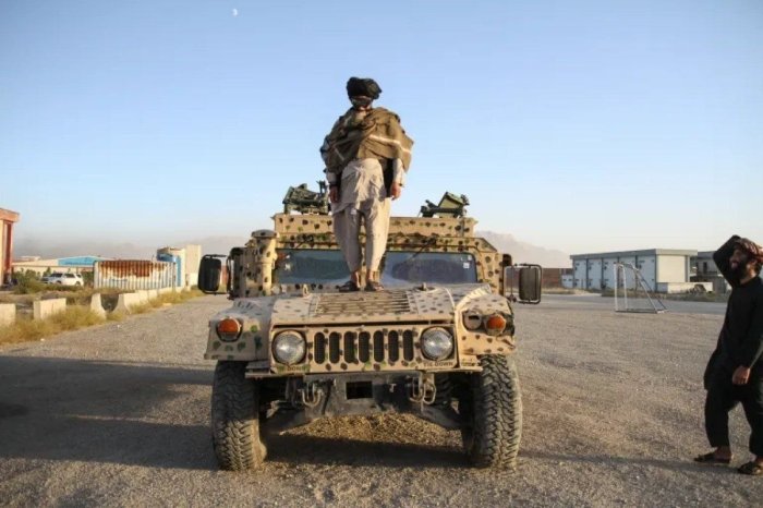 Афғонистондаги Баграм авиабазасида портлаш содир бўлди