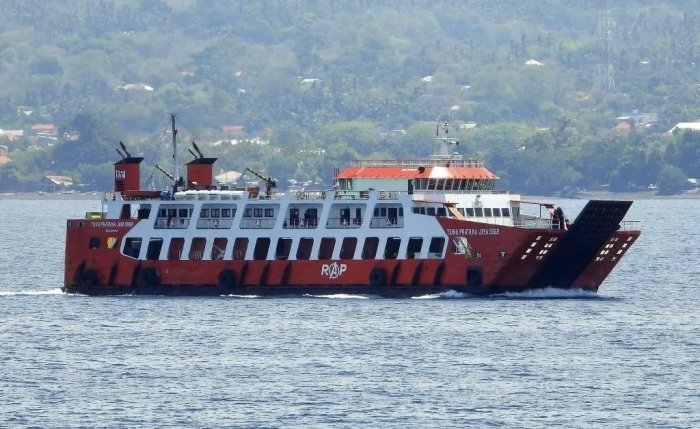 Balida 65 kishi bo‘lgan parom cho‘kib ketdi, kamida to‘rt kishi halok bo‘ldi