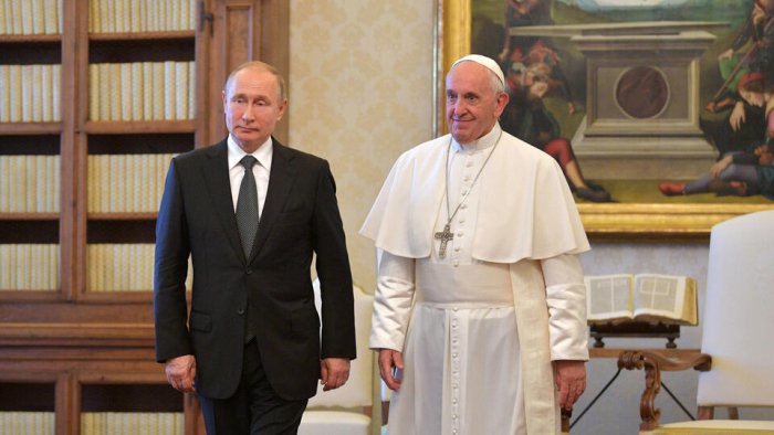 Putin Rim papasining vafoti munosabati bilan hamdardlik bildirdi