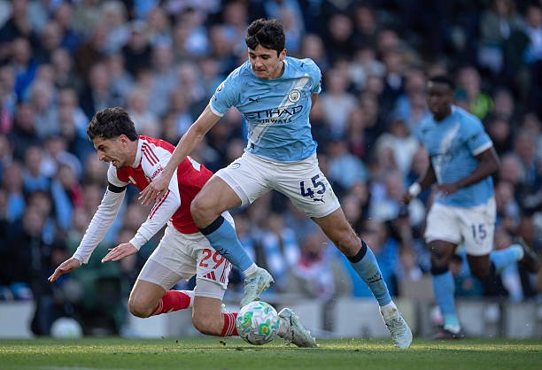 Ҳакам: Ҳусановга қизил карточка кўрсатиш керак эди!