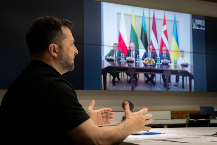 Зеленский: "Вашингтон Европанинг ягона позициясини эшитиши муҳим"