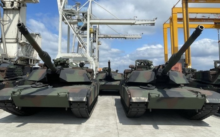 Польша АҚШдан 47 та Abrams танкларини қабул қилиб олди