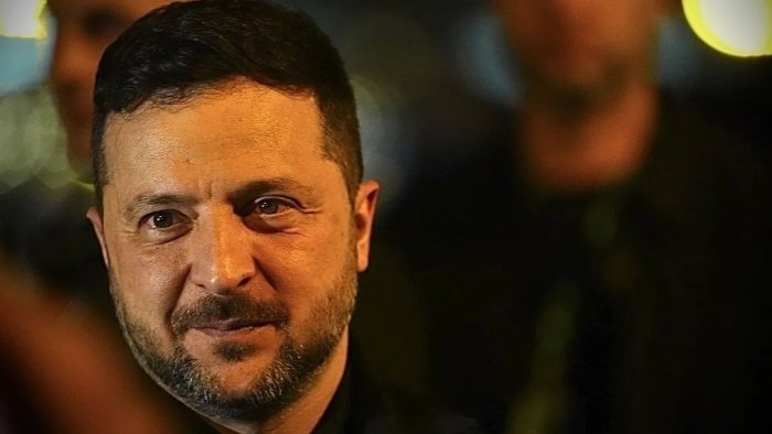 Зеленский Кремлда урушни тўхтатиш тарафдорлари борлигини айтди