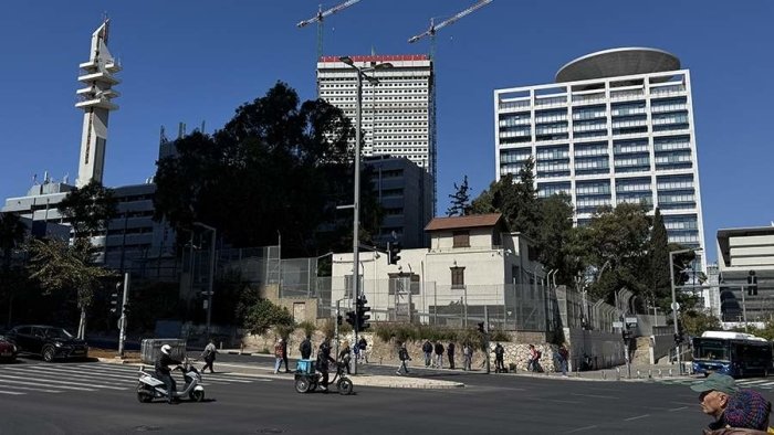 АҚШ ўз дипломатларини зудлик билан Исроилни тарк этишга чақирди