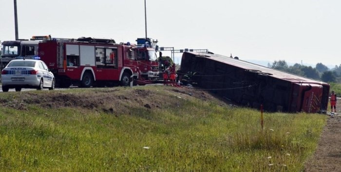 Xorvatiyada yengil avtomobil va avtobus to‘qnashuvi oqibatida ikki kishi halok bo‘ldi, 30 dan ortiq kishi jarohatlandi