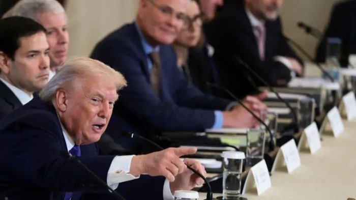  BBC: Трамп Венесуэла нефт саноатига сармоя киритишни истамоқда, нефт компаниялари эса бунга шубҳа билан қарамоқда