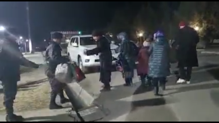 Вазият оғирлашмоқда! Боткен аҳолиси фавқулодда режимга ўтказилди