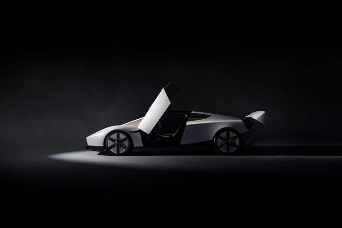 Tesla Roadster “учар” электромобилини тақдим этди