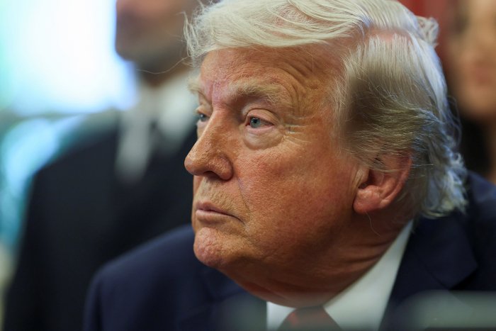 Трамп АҚШ Украина музокараларидан чиқиши мумкин бўлган муддатни маълум қилди