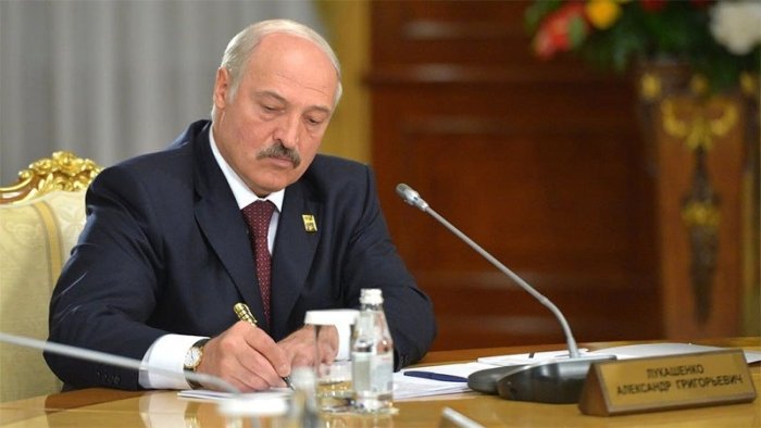 Belarusda siyosiy mahbuslarga imtiyoz: Lukashenko 42 nafarini afv etdi