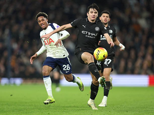 Ҳусанов "Сити" ҳимоячилари ичида энг паст балл олган футболчи бўлди!