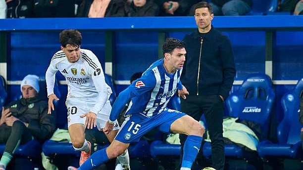 Xabi Alonso "Real" futbolchisidan kechirim so‘radi