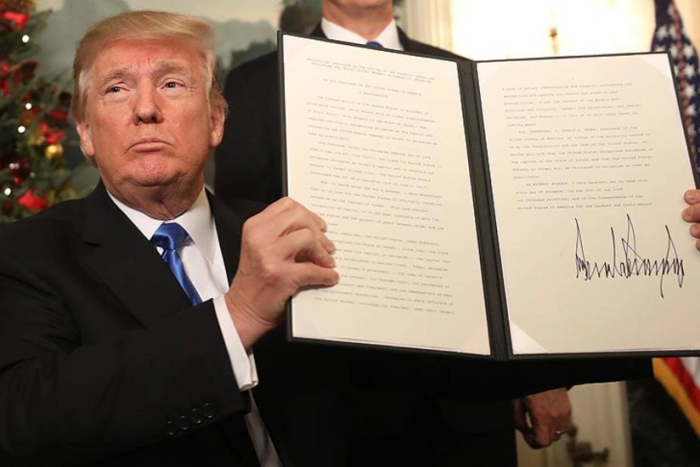 Tramp 901 milliard dollarlik mudofaa byudjetini imzoladi