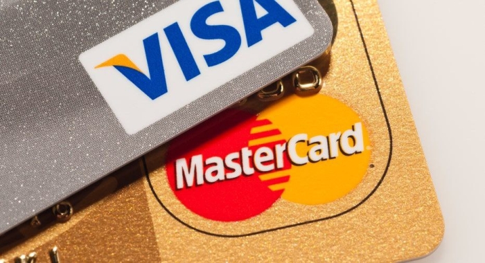 Visa va Mastercard Rossiya banklari bilan hamkorlik qilolmaydi