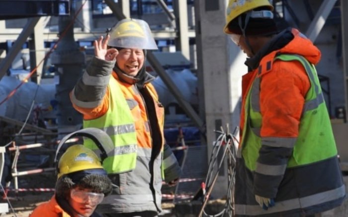 Qozog‘iston parlamenti xorijliklar ustidan nazoratni kuchaytirishni taklif qildi