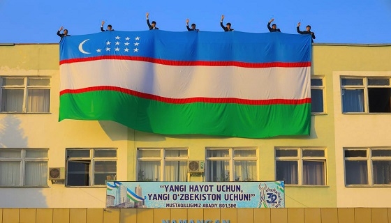 Namanganda davlat bayrog‘i qabul qilingan kunga bag‘ishlab, fleshmob o‘tkazildi