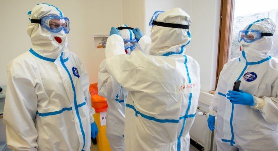 Rossiyalik virusolog koronavirus pandemiyasi 2021 yil yozigacha tugashini aytdi