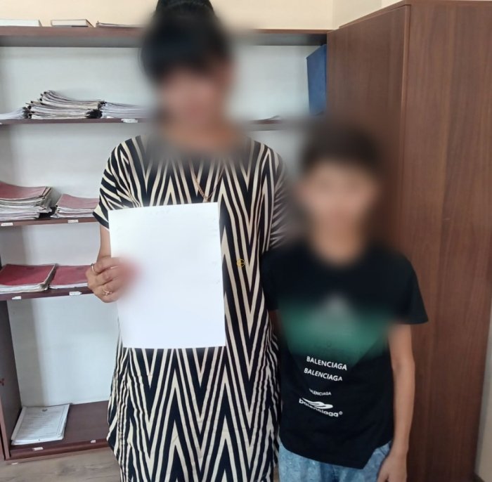 Яна бир вояга етмаган фарзанд она тарбиясига олиб берилди