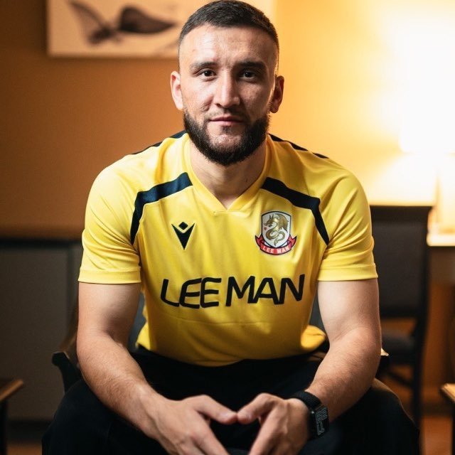 Ўзбекистонлик футболчи Гонконг клубига кўчиб ўтди