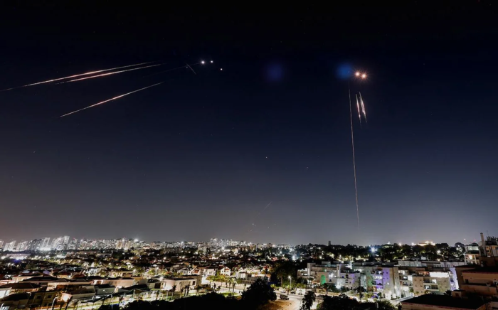 Isroil Eron tomonidan yangi raketalar to‘lqini uchirilganini da’vo qilmoqda