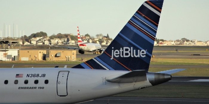 AQShda JetBlue samolyotining shossisidan ikki kishining jasadi topildi