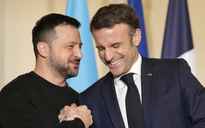 Макрон ва Зеленский узоқ суҳбатлашди