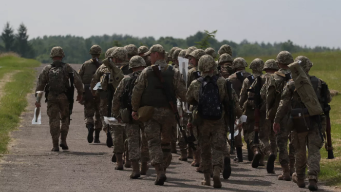Ukraina Bosh shtabi: Shvesiyadan kelgan instruktorlar Ukraina Qurolli Kuchlariga o‘rmonlarda jangovar harakatlar olib borishni o‘rgatmoqda