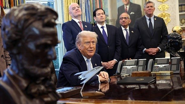 Donald Tramp tarixdagi eng buyuk futbolchi kim ekanligini aytdi