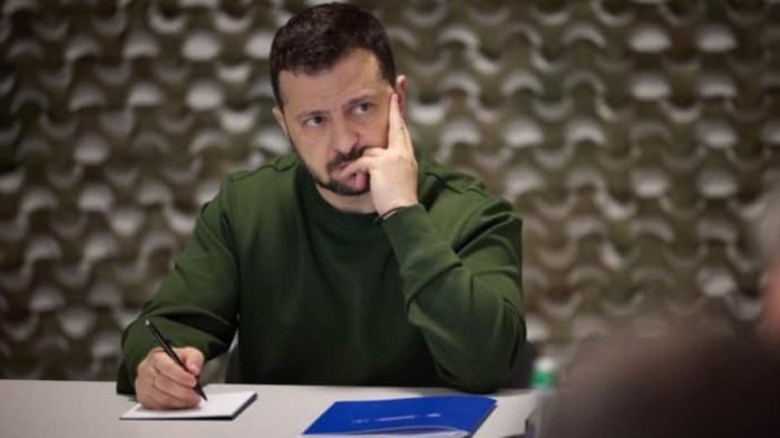 Зеленский: Россия барча йўналишларда ҳужум қилмоқда