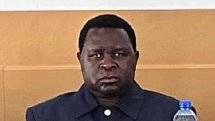 Сиёсатчи Адольф Гитлер паспортини ўзгартирди