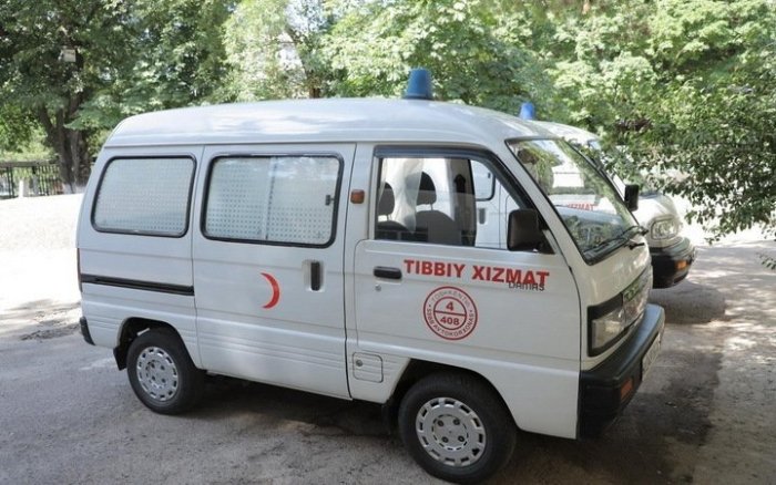 Андижонда Damas йўлда кетаётган тракторга бориб урилди