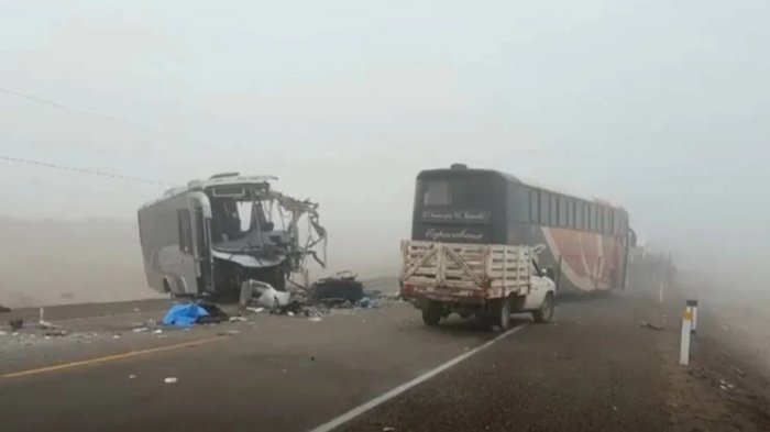 Перуда автобуслар тўқнашуви оқибатида беш киши ҳалок бўлди