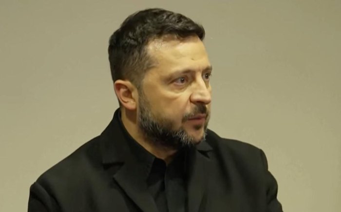 Зеленский Трамп билан учрашувдан сўнг журналистлар учун брифинг ўтказди