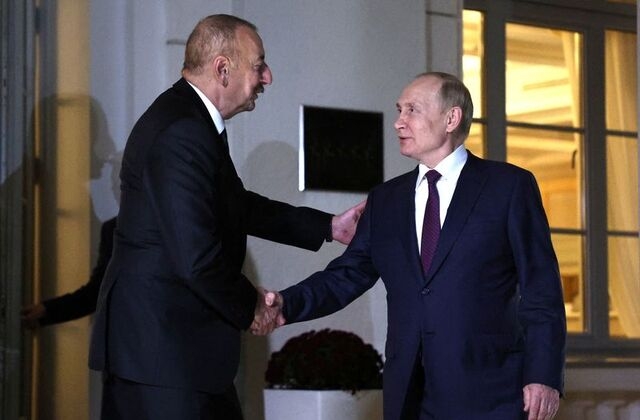 Путин Алиев билан қўнғироқлашди