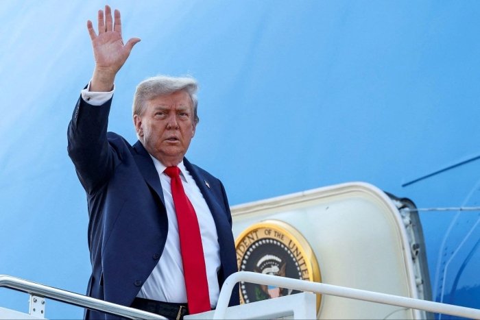  Трамп Қатар бош вазири билан учрашди