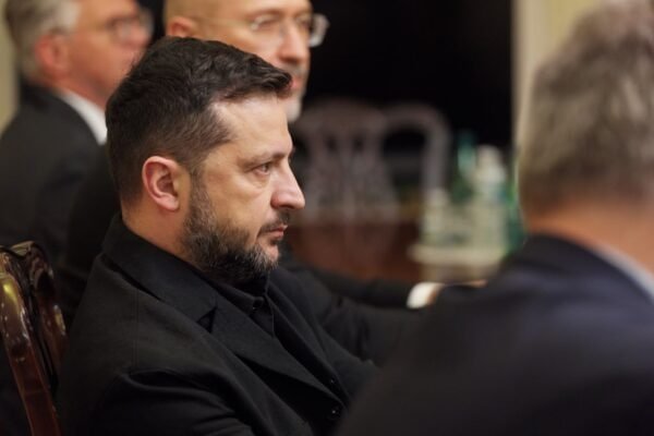 Зеленский Абу-Дабида АҚШ, Украина ва Россия учрашувини ўтказишни таклиф қилди
