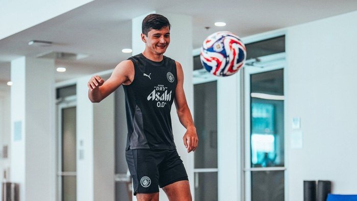 «Манчестер Сити» Ҳусановни «Лион»га ижарага беришни истамади